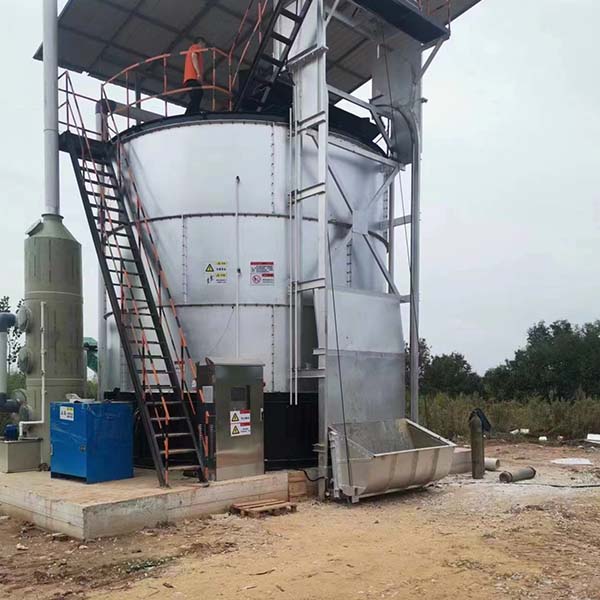 Vertical compost fermentation tank