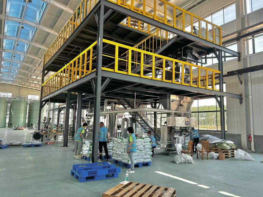 water soluble fertilizer batching system